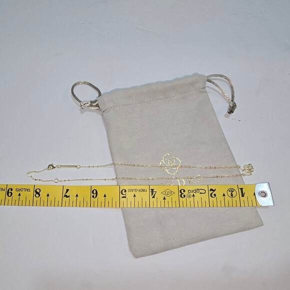 KENDRA SCOTT Rue Clover Logo Short Pendant Gold Necklace‎ - Picture 2 of 7